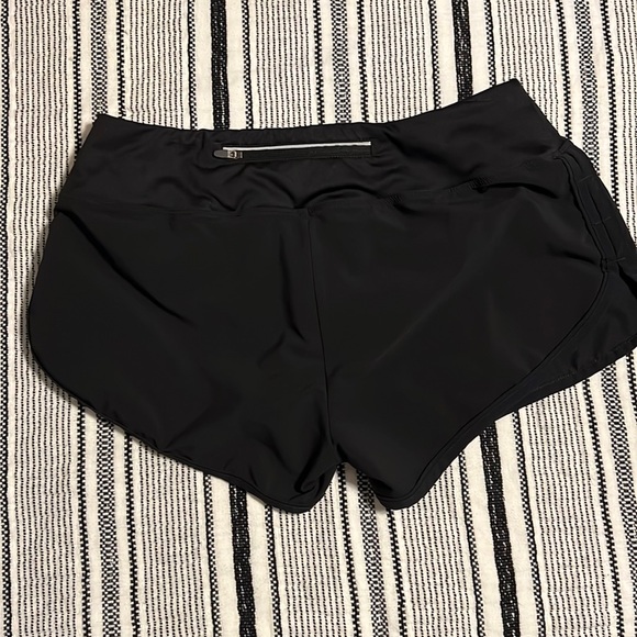ASICS shorts. - Picture 2 of 4